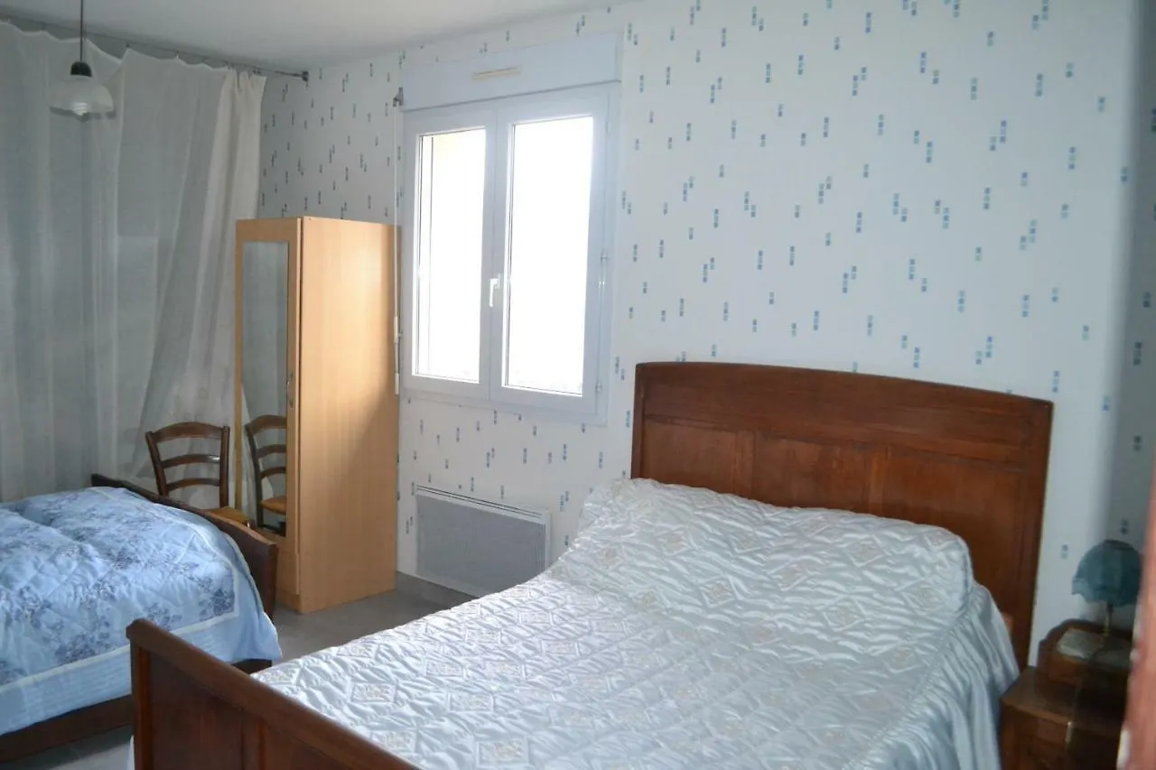 Holiday home Gite Du Domaine De La Milleranche Jullie